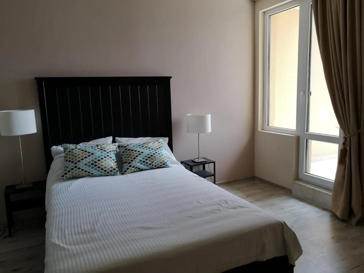 Flora Beach Private Aparthotel Pomorie