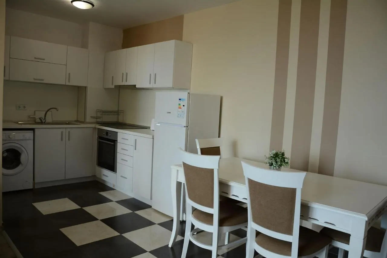 Flora Beach Private Aparthotel Pomorie